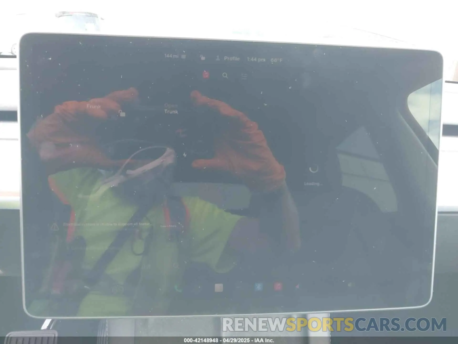 18 Photograph of a damaged car 7SAYGDEE1NF440153 TESLA MODEL Y 2022
