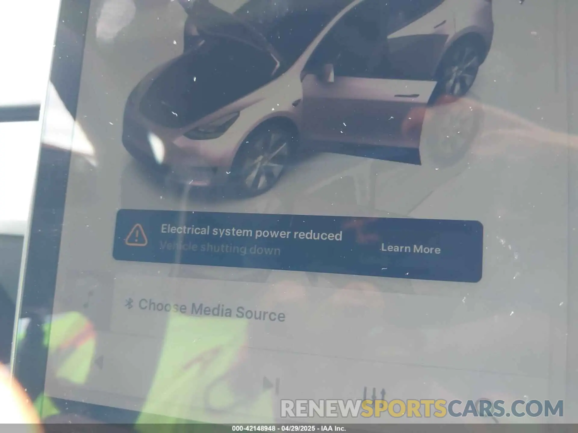 20 Photograph of a damaged car 7SAYGDEE1NF440153 TESLA MODEL Y 2022