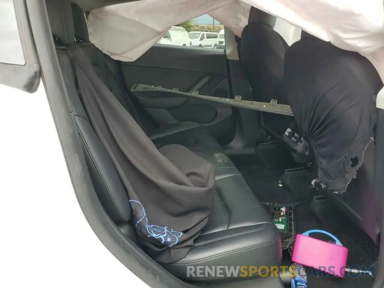 11 Photograph of a damaged car 7SAYGDEE1NF454229 TESLA MODEL Y 2022