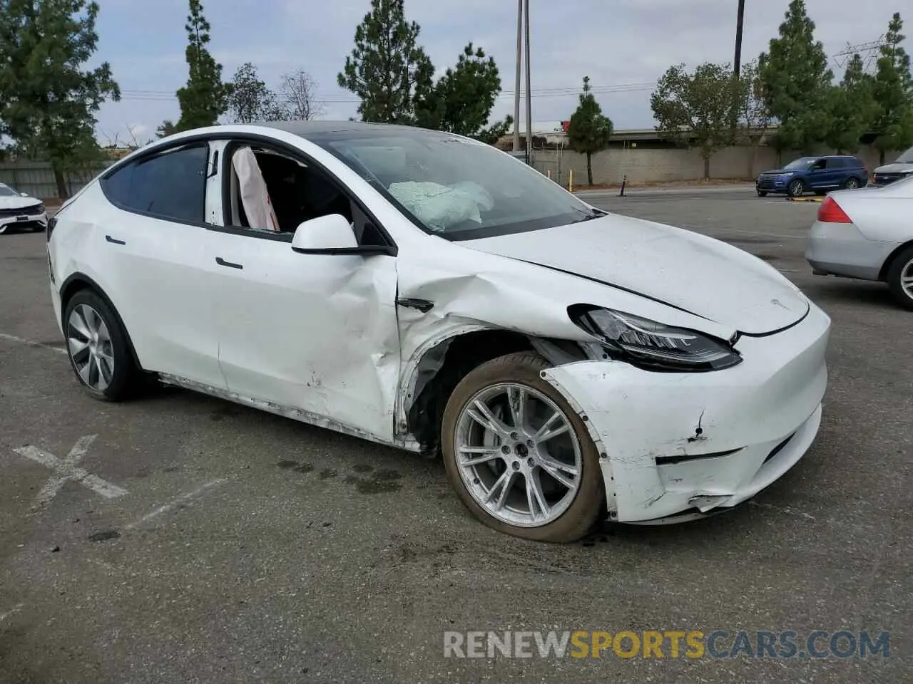 4 Photograph of a damaged car 7SAYGDEE1NF454229 TESLA MODEL Y 2022
