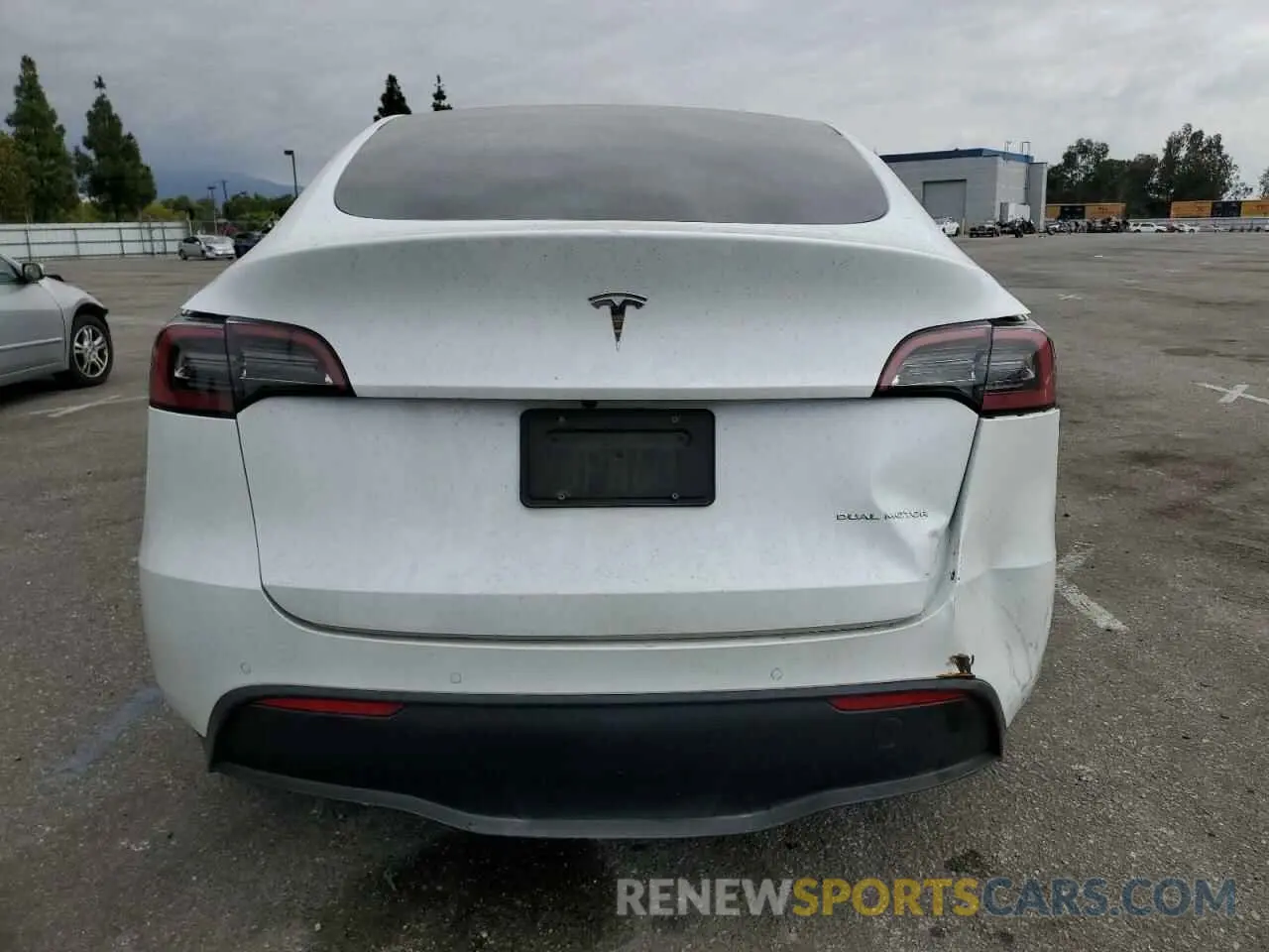 6 Photograph of a damaged car 7SAYGDEE1NF454229 TESLA MODEL Y 2022