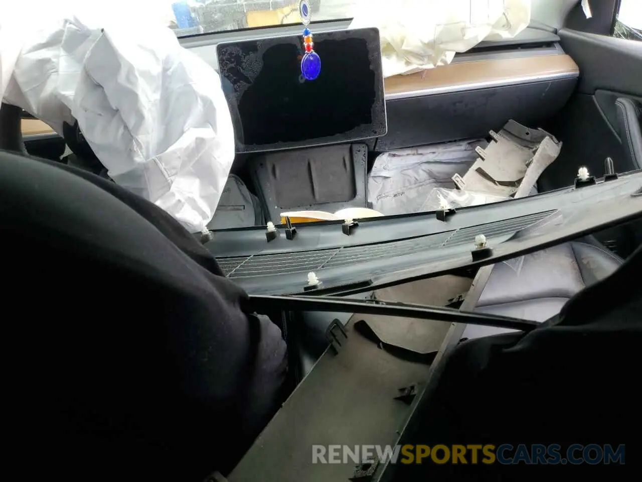 8 Photograph of a damaged car 7SAYGDEE1NF454229 TESLA MODEL Y 2022