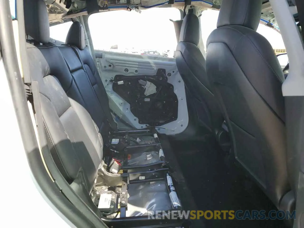 11 Photograph of a damaged car 7SAYGDEE1NF480278 TESLA MODEL Y 2022
