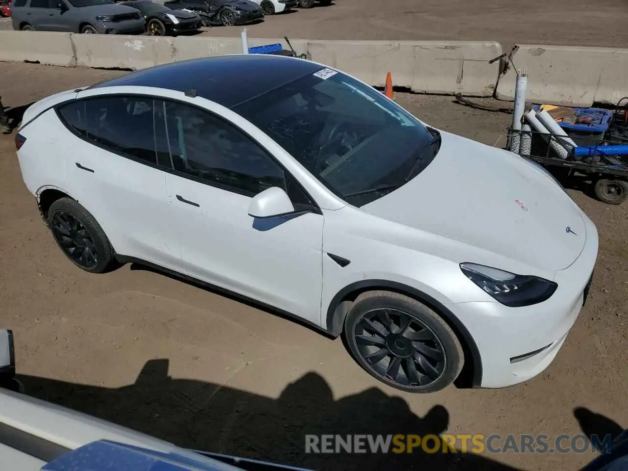 4 Photograph of a damaged car 7SAYGDEE1NF480278 TESLA MODEL Y 2022