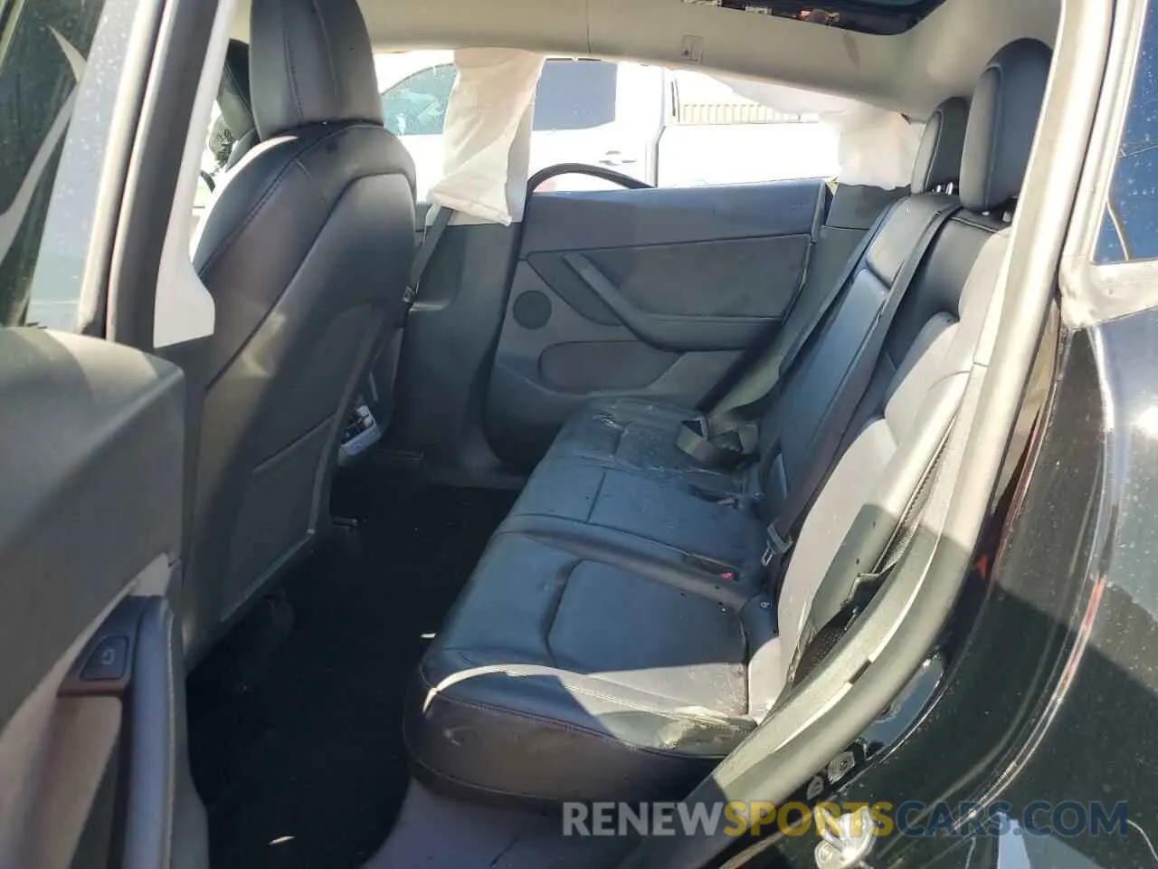 10 Photograph of a damaged car 7SAYGDEE1NF480796 TESLA MODEL Y 2022