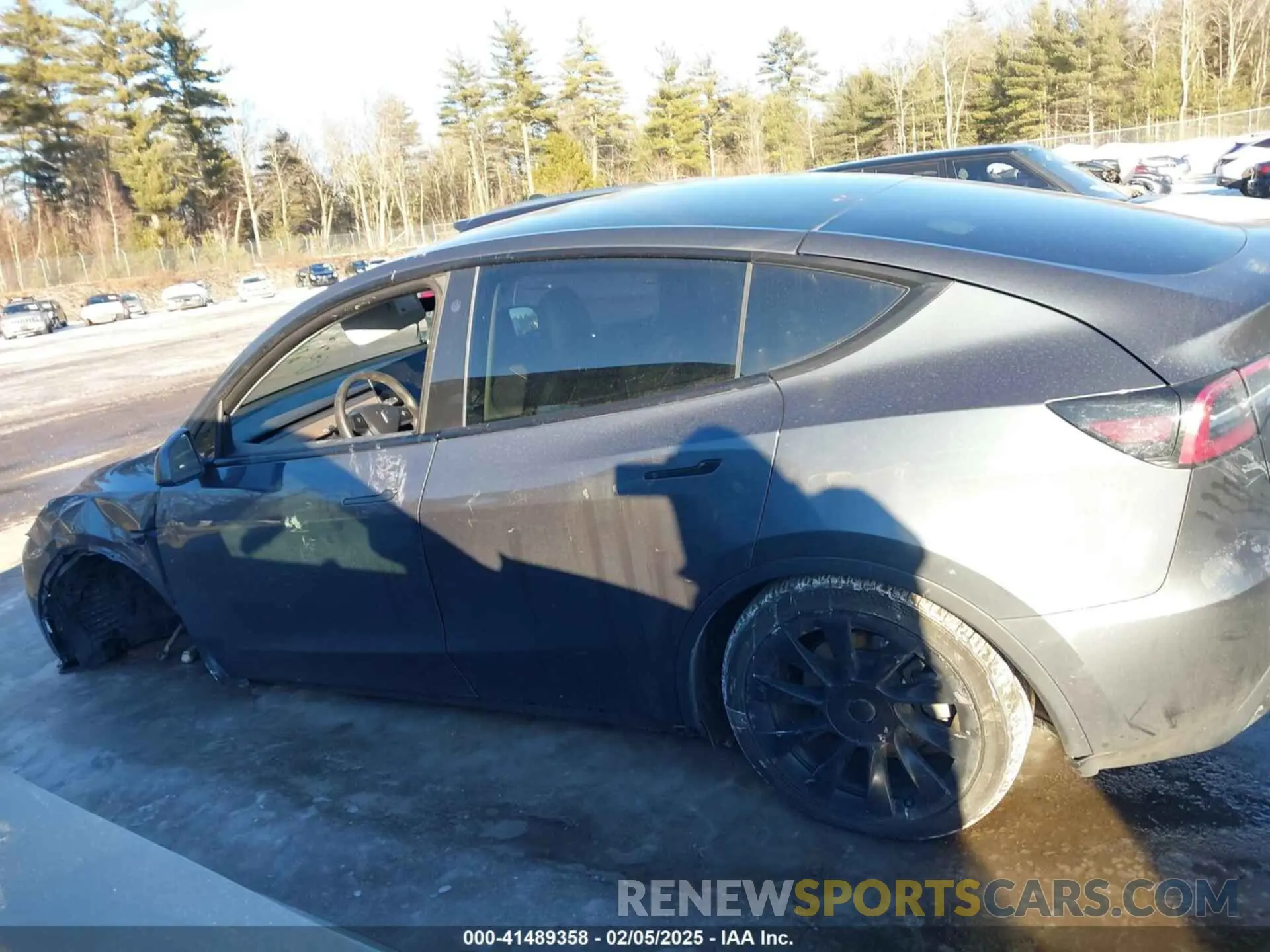 14 Photograph of a damaged car 7SAYGDEE1NF481396 TESLA MODEL Y 2022