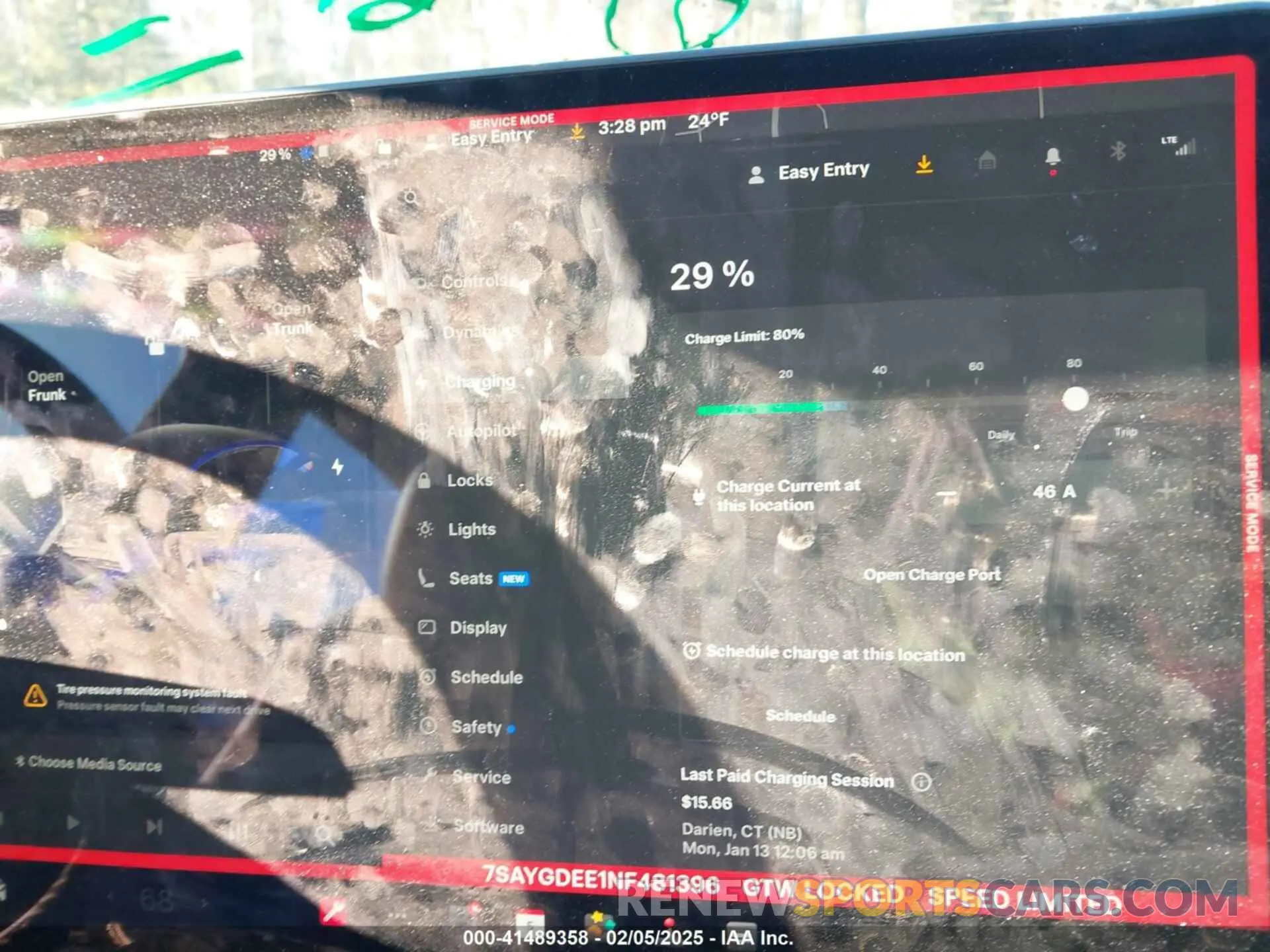 17 Photograph of a damaged car 7SAYGDEE1NF481396 TESLA MODEL Y 2022