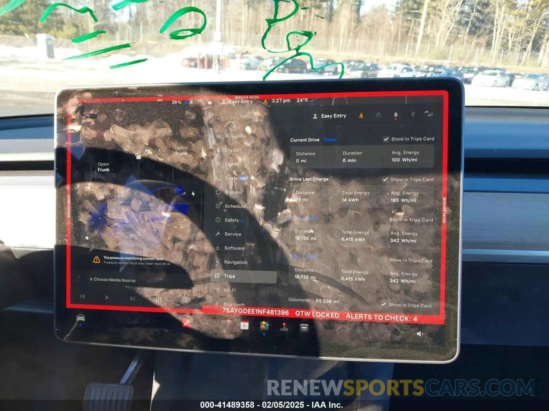 18 Photograph of a damaged car 7SAYGDEE1NF481396 TESLA MODEL Y 2022