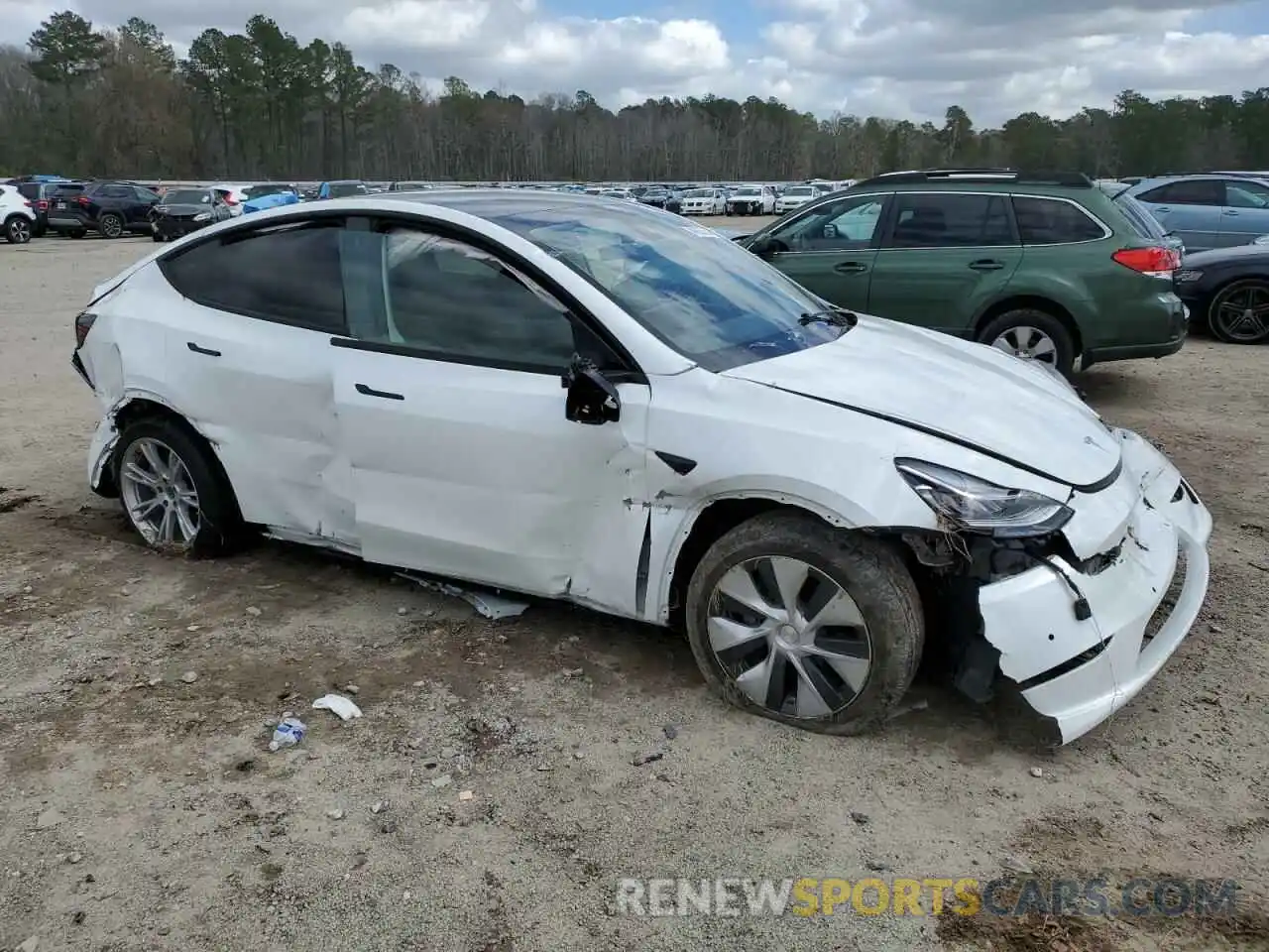 4 Photograph of a damaged car 7SAYGDEE1NF490650 TESLA MODEL Y 2022