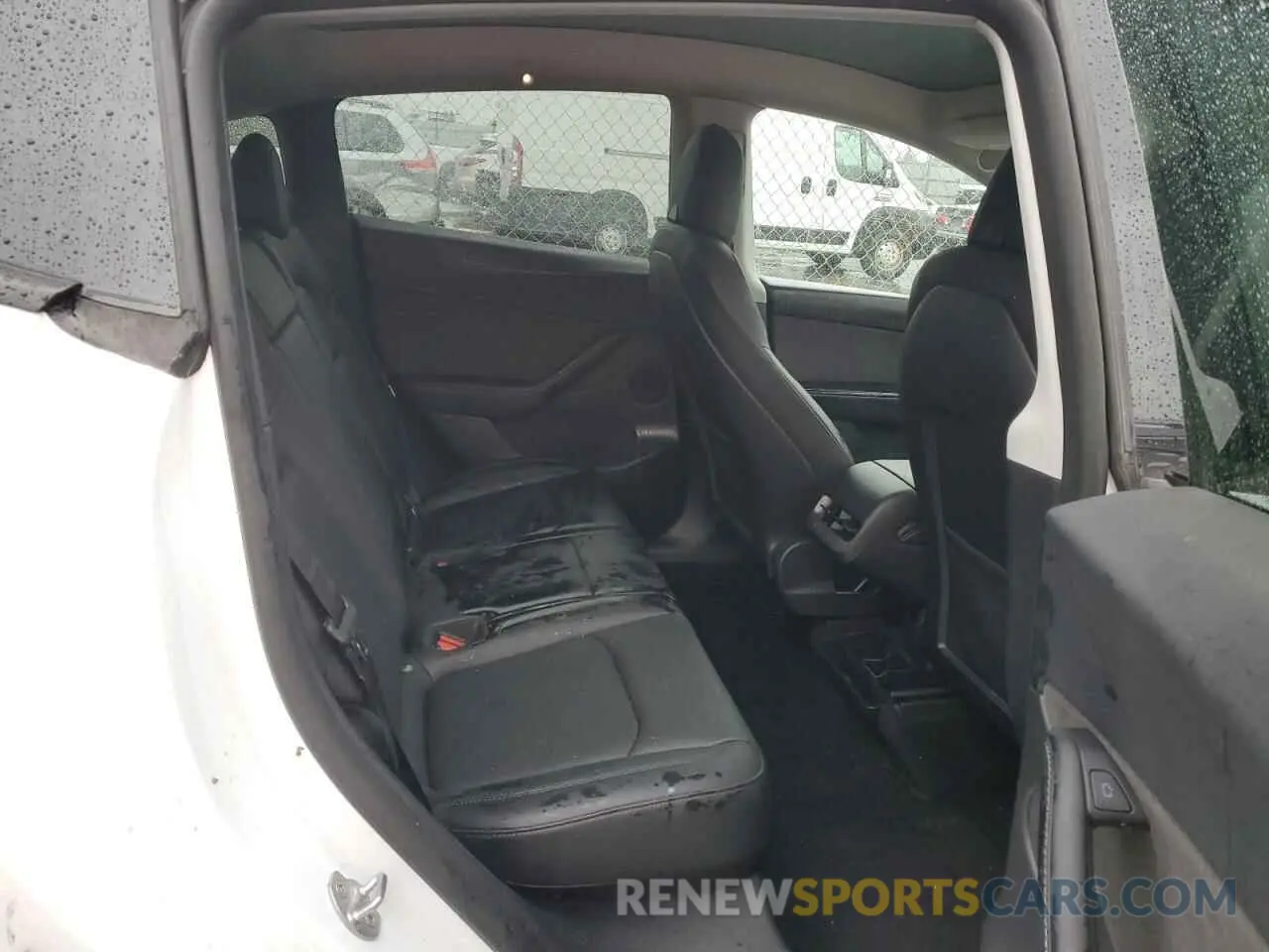 10 Photograph of a damaged car 7SAYGDEE1NF491488 TESLA MODEL Y 2022