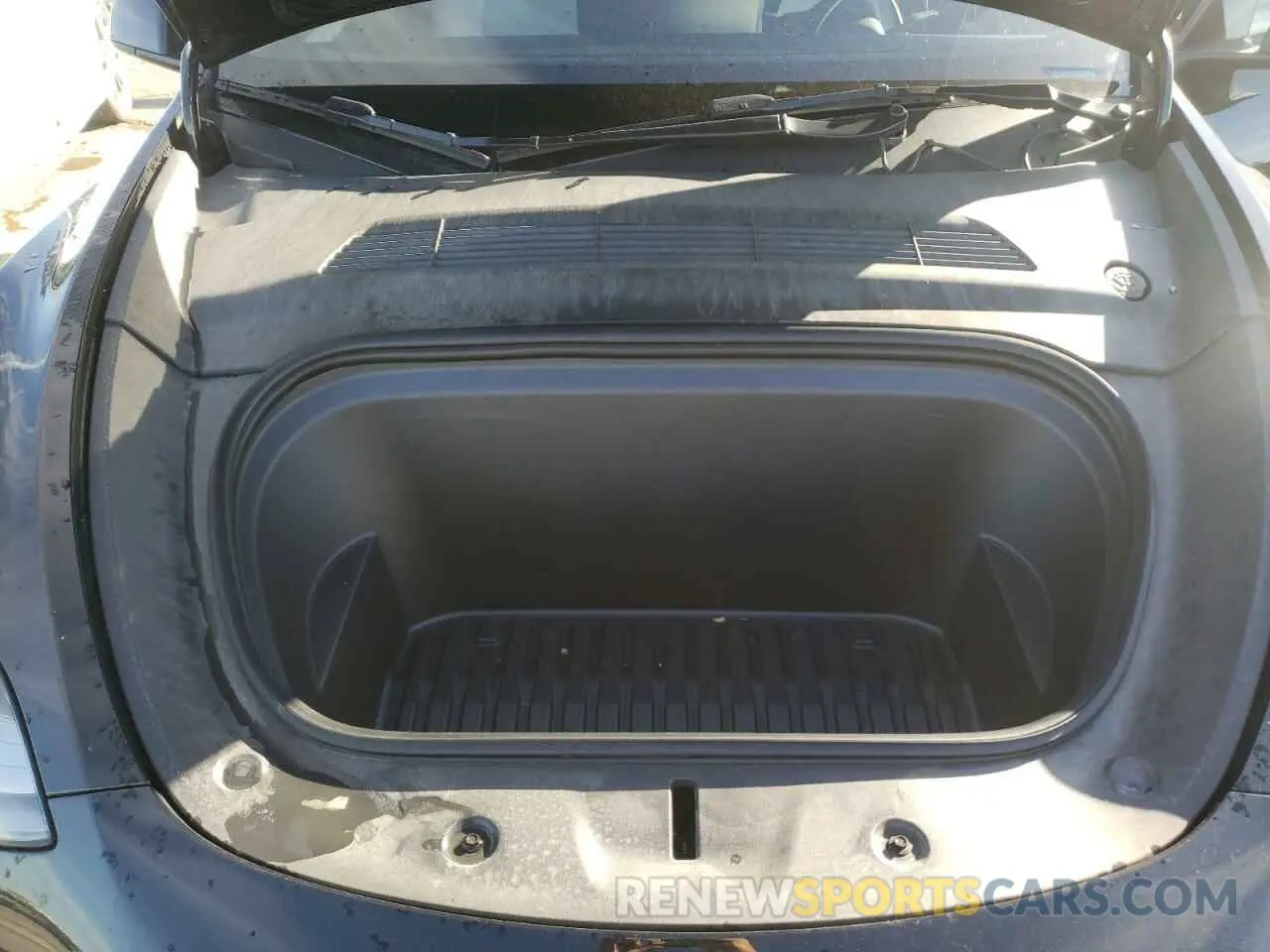 11 Photograph of a damaged car 7SAYGDEE1NF543623 TESLA MODEL Y 2022