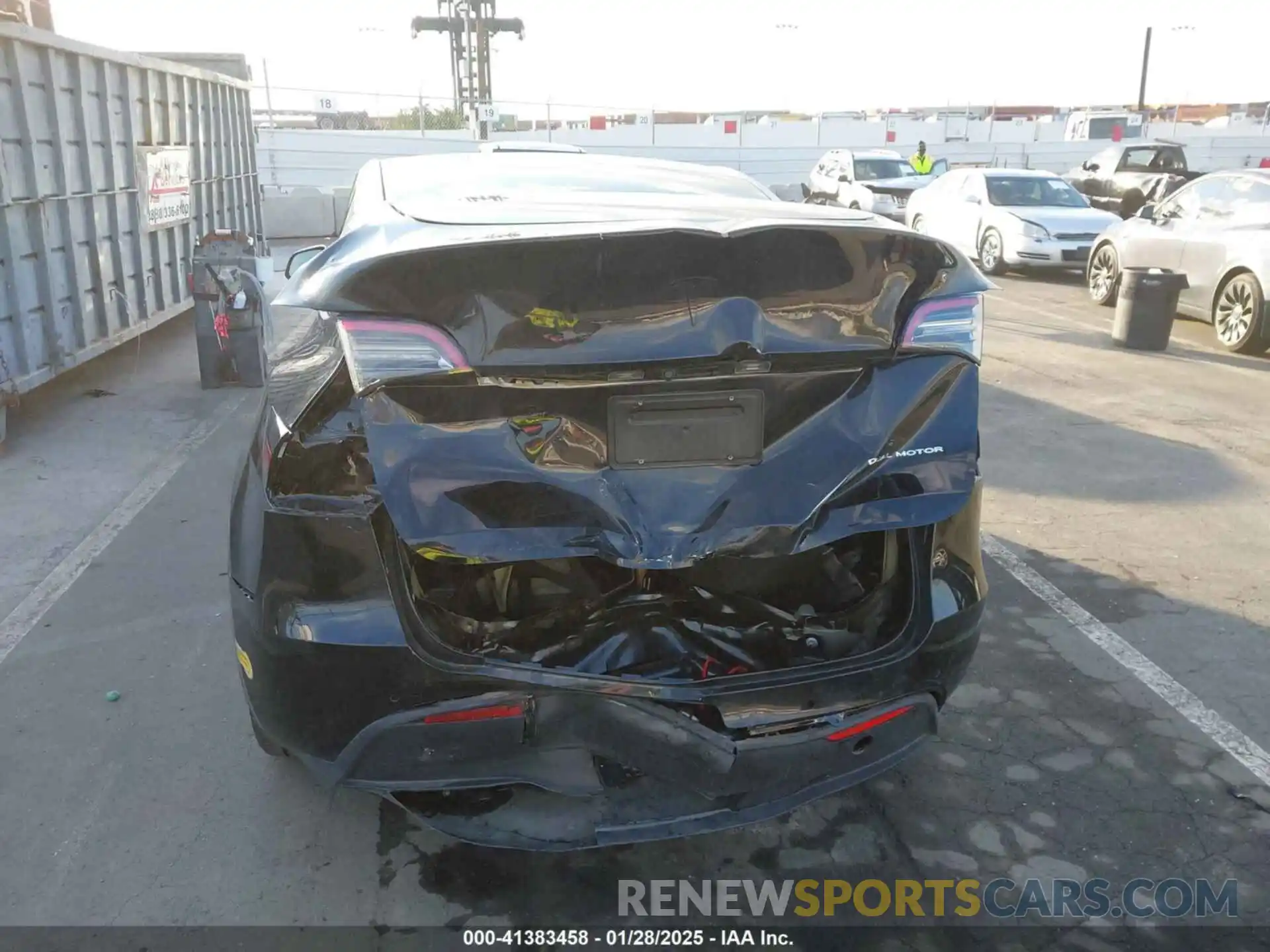 15 Photograph of a damaged car 7SAYGDEE1NF556615 TESLA MODEL Y 2022