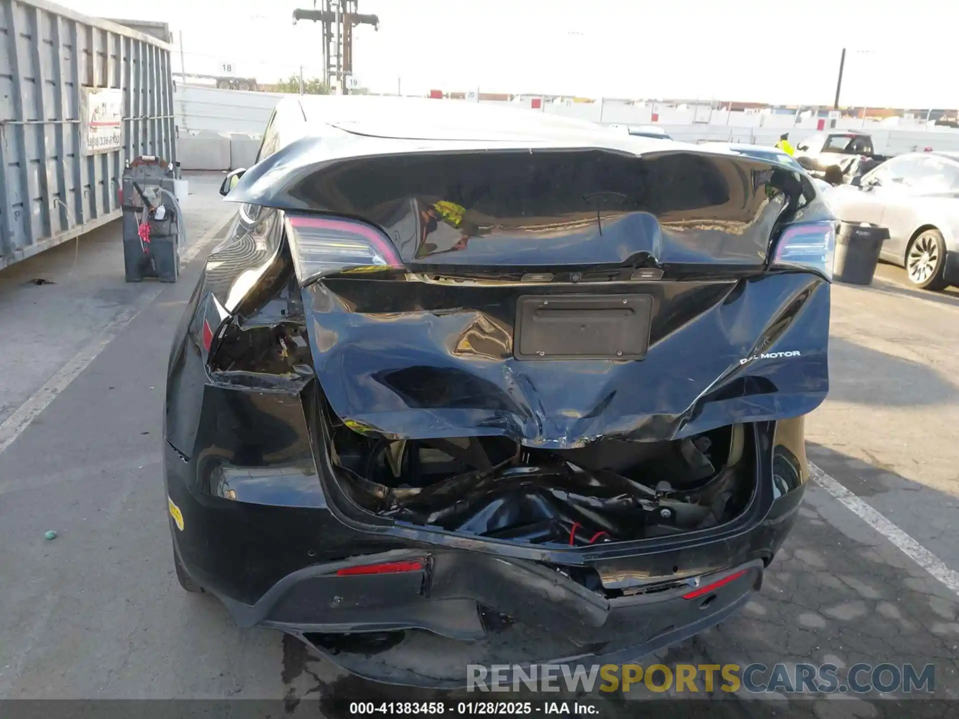 6 Photograph of a damaged car 7SAYGDEE1NF556615 TESLA MODEL Y 2022