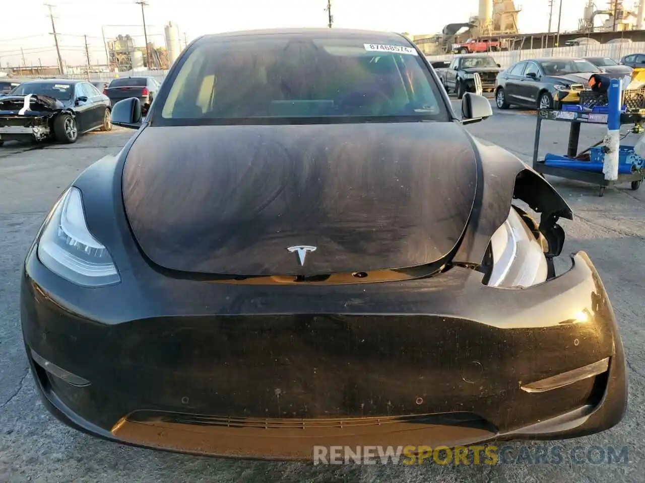 5 Photograph of a damaged car 7SAYGDEE2NA003047 TESLA MODEL Y 2022