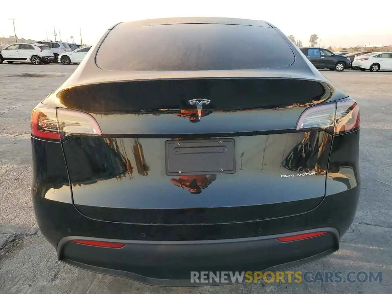 6 Photograph of a damaged car 7SAYGDEE2NA003047 TESLA MODEL Y 2022