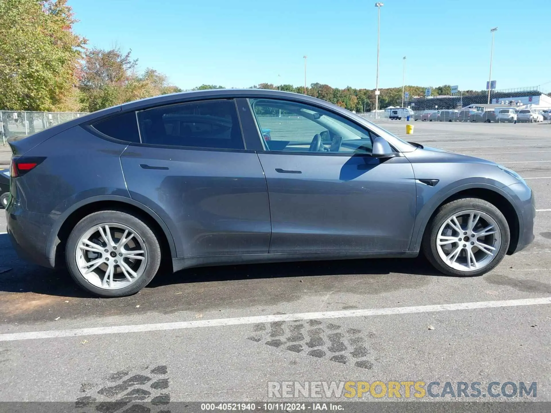 13 Photograph of a damaged car 7SAYGDEE2NA015134 TESLA MODEL Y 2022