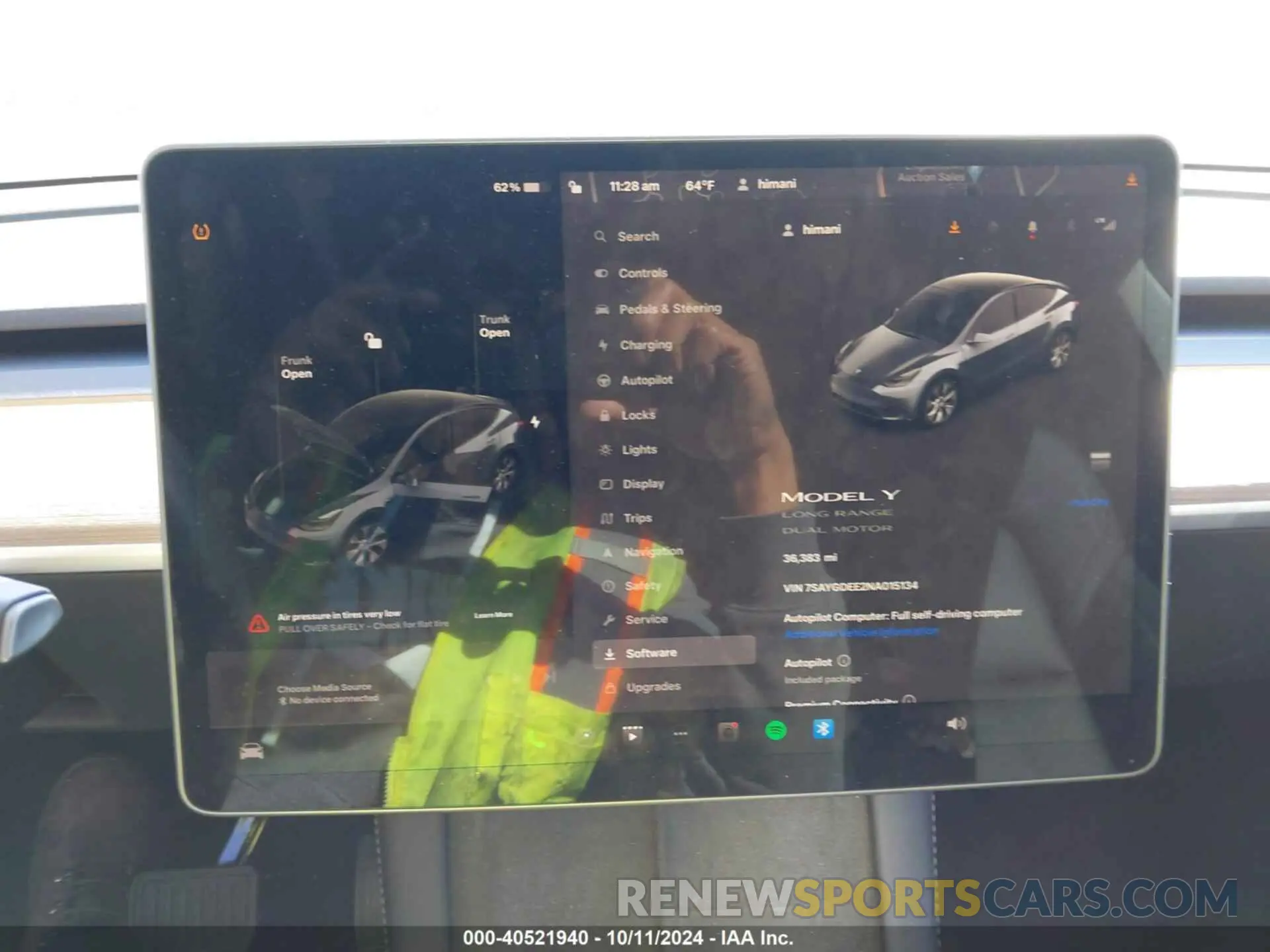18 Photograph of a damaged car 7SAYGDEE2NA015134 TESLA MODEL Y 2022