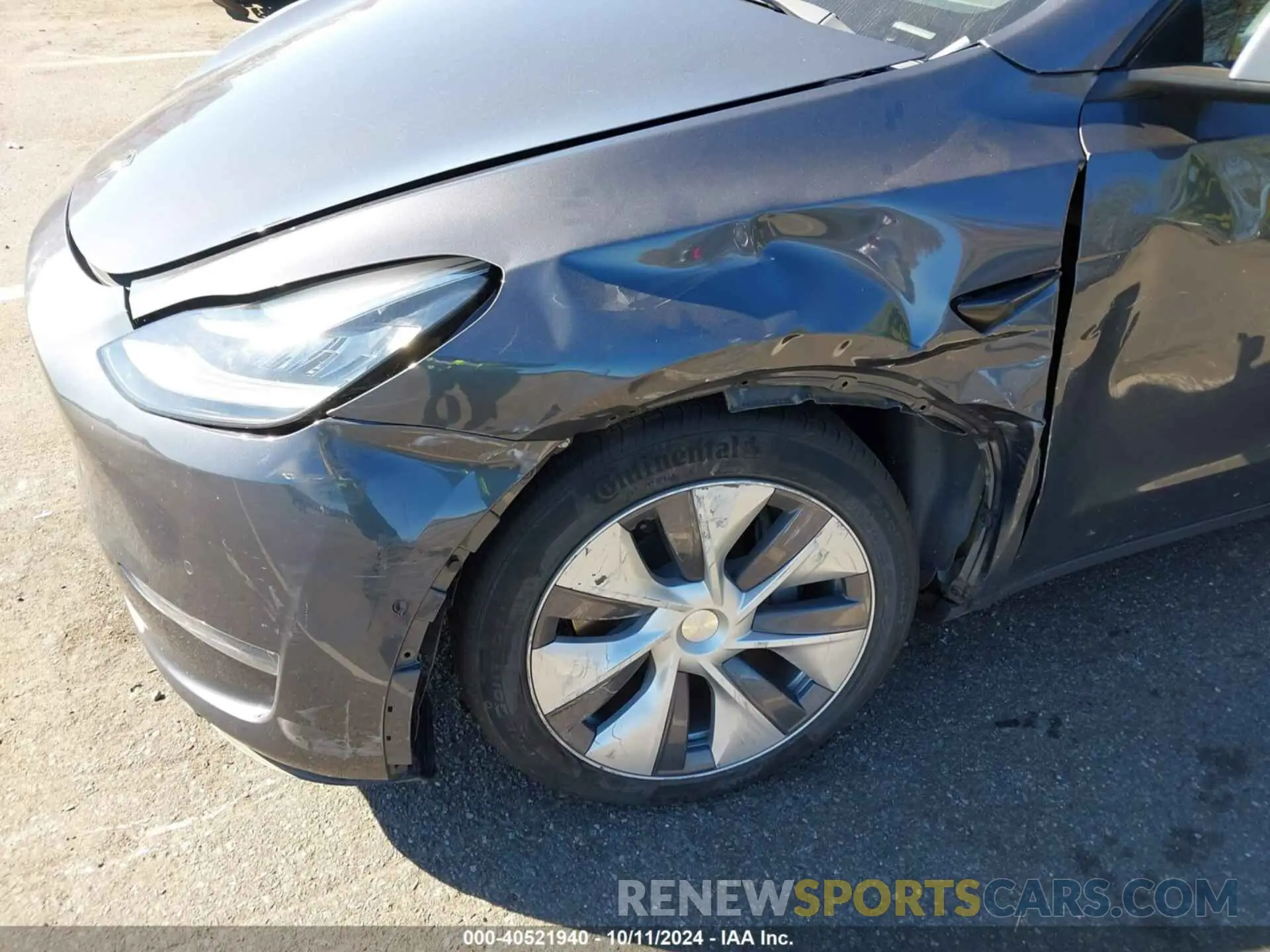 19 Photograph of a damaged car 7SAYGDEE2NA015134 TESLA MODEL Y 2022