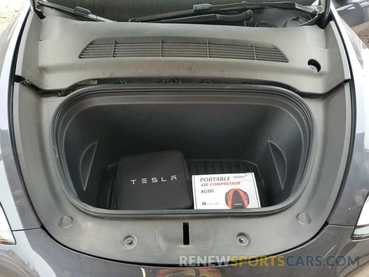 11 Photograph of a damaged car 7SAYGDEE2NA015277 TESLA MODEL Y 2022