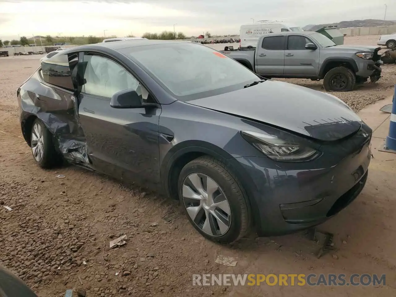 4 Photograph of a damaged car 7SAYGDEE2NA015277 TESLA MODEL Y 2022