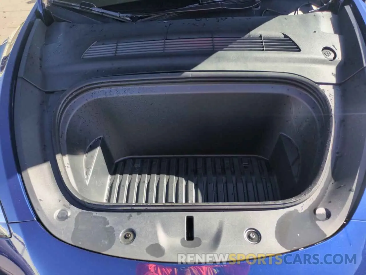 12 Photograph of a damaged car 7SAYGDEE2NA015439 TESLA MODEL Y 2022