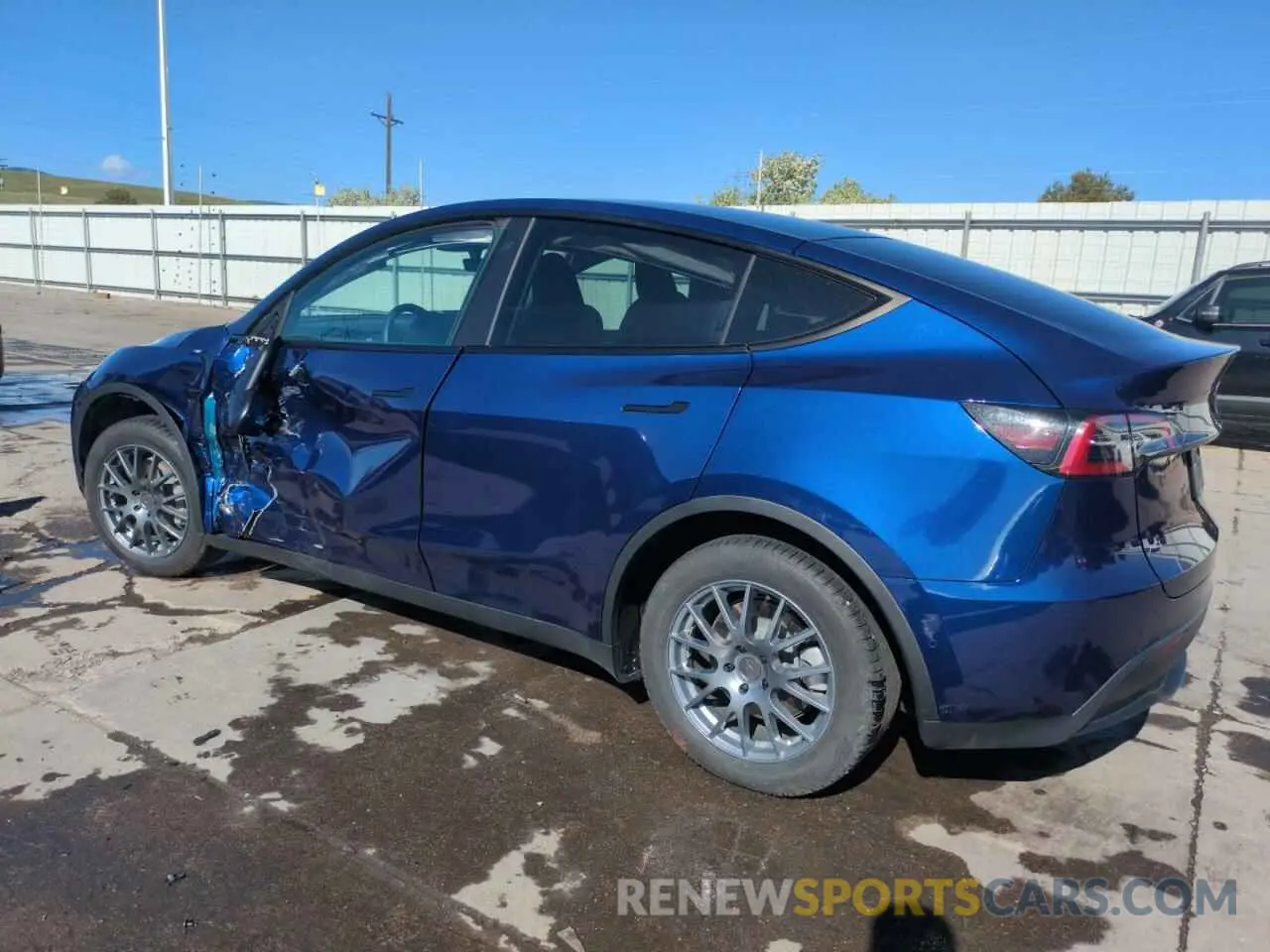 2 Photograph of a damaged car 7SAYGDEE2NA015439 TESLA MODEL Y 2022