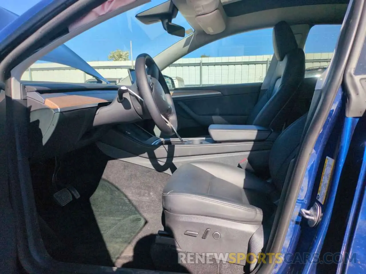 7 Photograph of a damaged car 7SAYGDEE2NA015439 TESLA MODEL Y 2022
