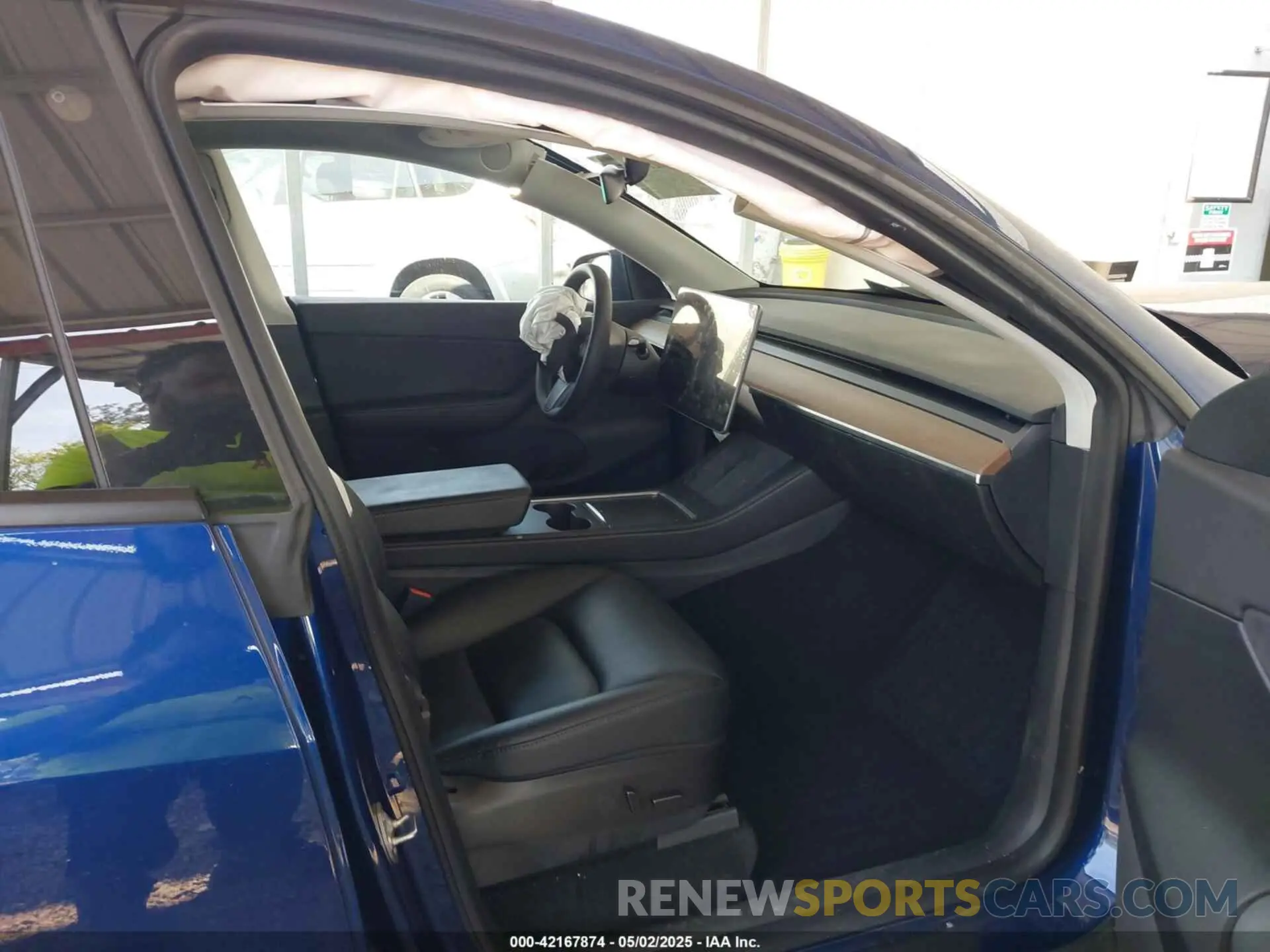 5 Photograph of a damaged car 7SAYGDEE2NF306932 TESLA MODEL Y 2022