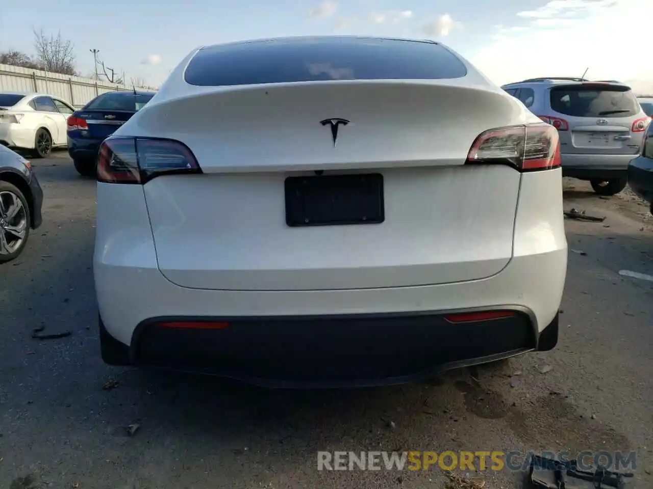 6 Photograph of a damaged car 7SAYGDEE2NF308941 TESLA MODEL Y 2022