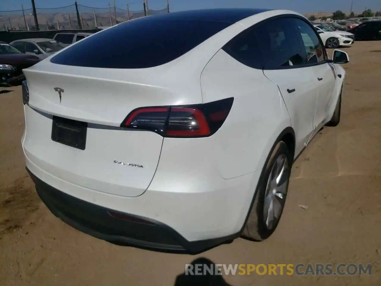 4 Photograph of a damaged car 7SAYGDEE2NF321611 TESLA MODEL Y 2022