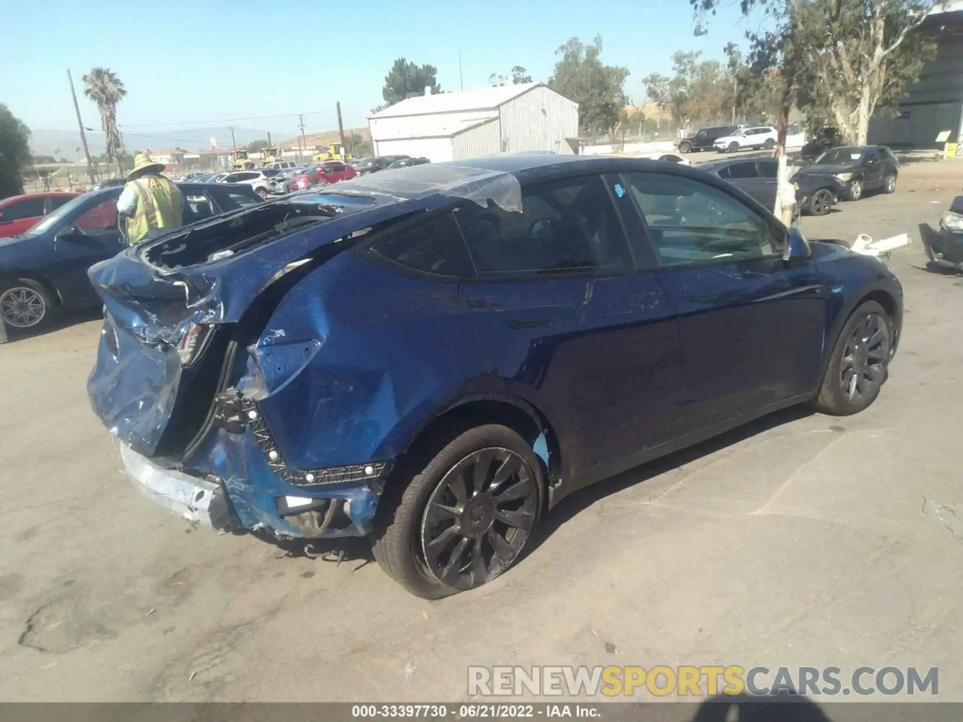 4 Photograph of a damaged car 7SAYGDEE2NF351157 TESLA MODEL Y 2022