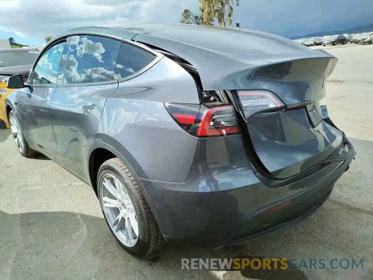 3 Photograph of a damaged car 7SAYGDEE2NF359386 TESLA MODEL Y 2022