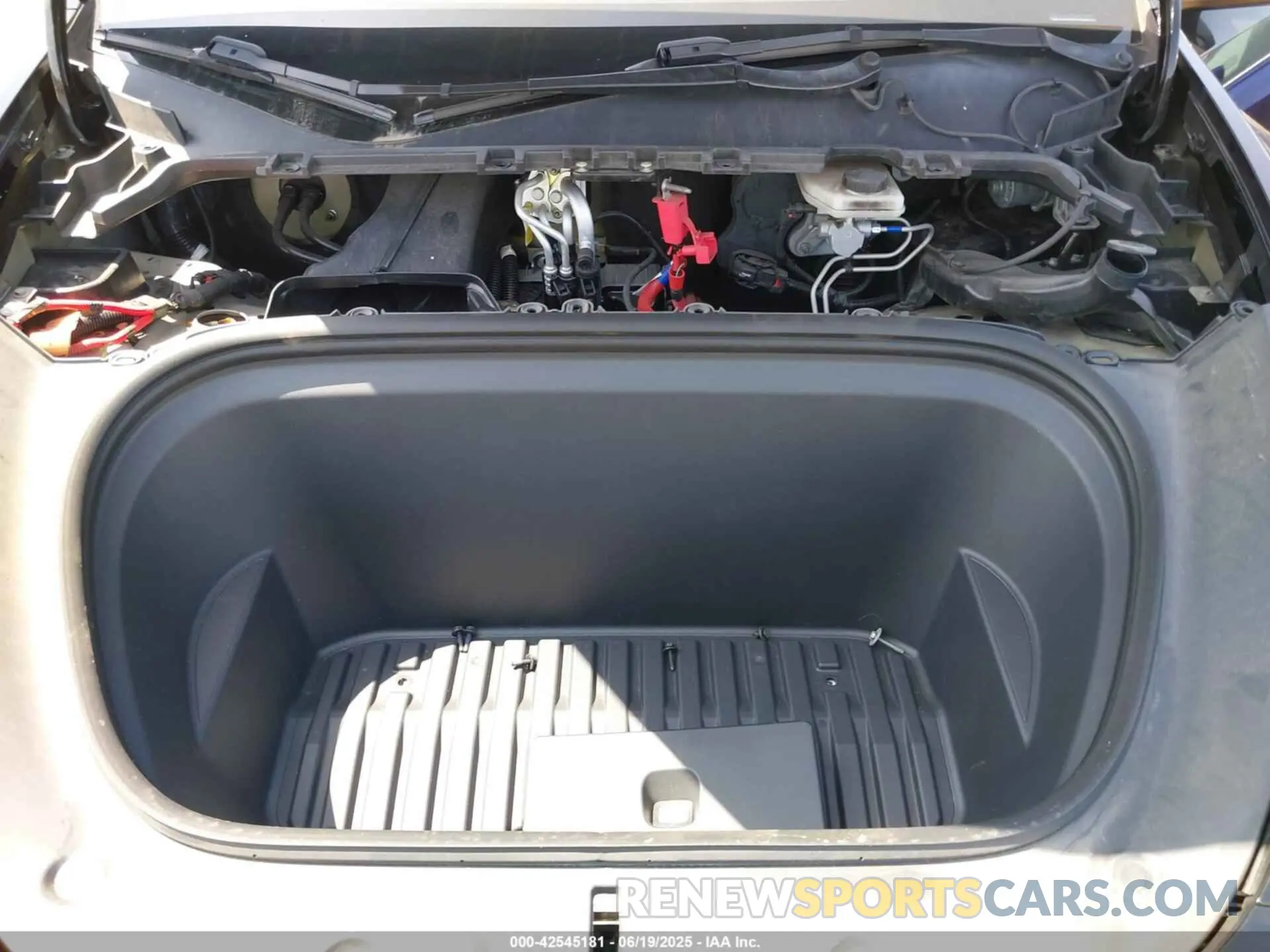 10 Photograph of a damaged car 7SAYGDEE2NF359405 TESLA MODEL Y 2022