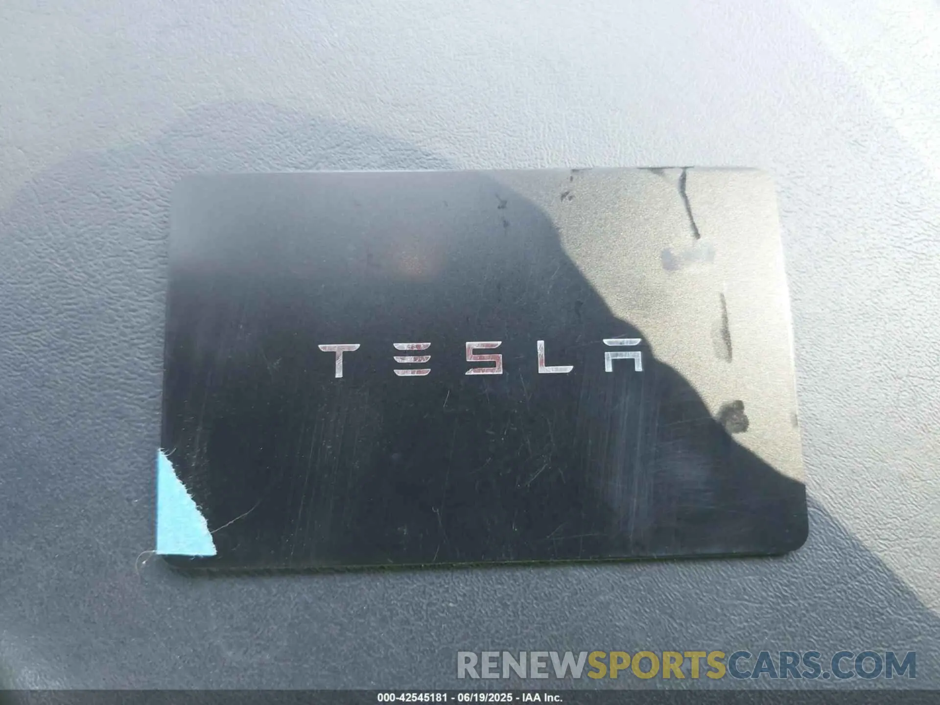 11 Photograph of a damaged car 7SAYGDEE2NF359405 TESLA MODEL Y 2022