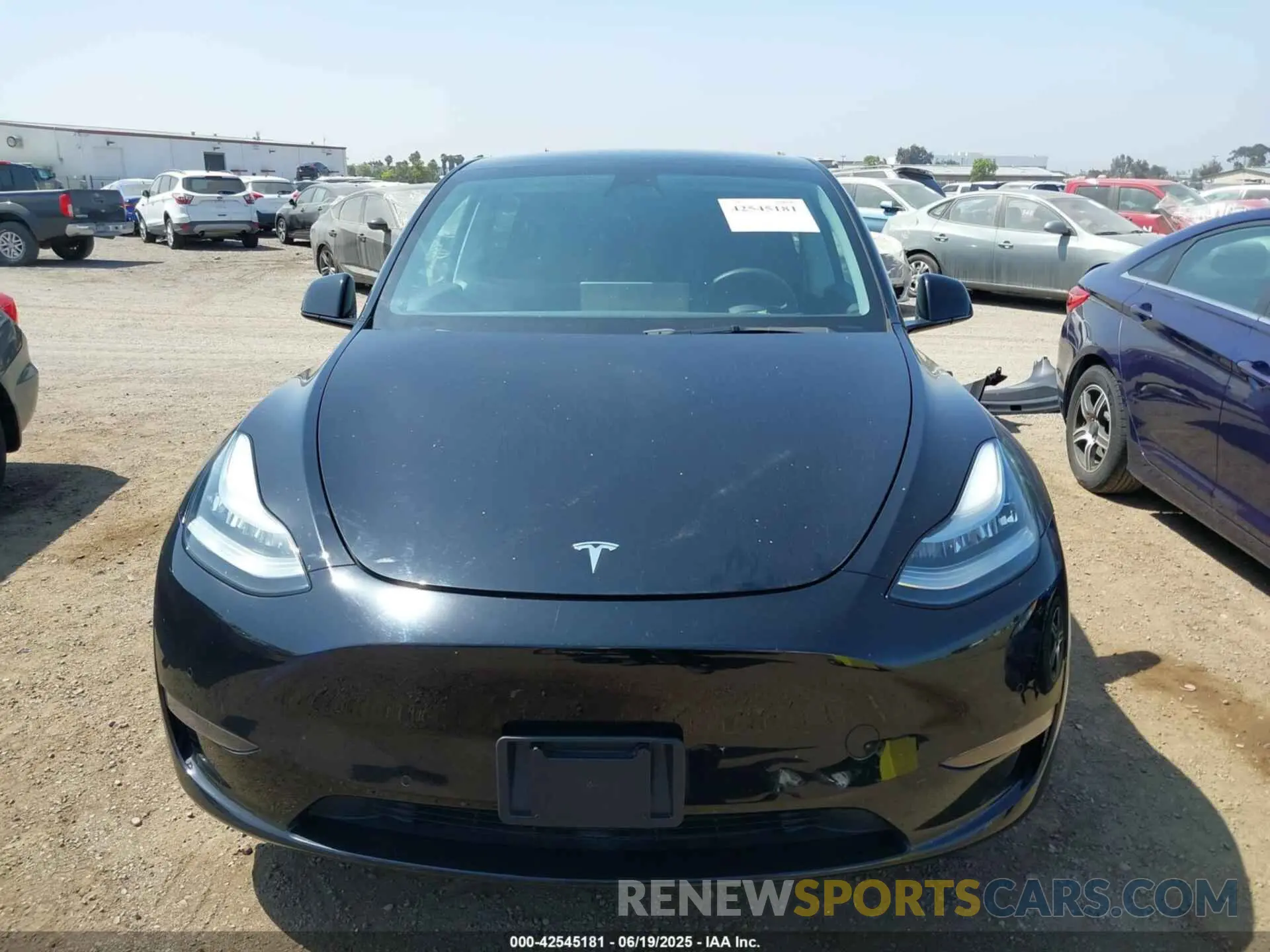 13 Photograph of a damaged car 7SAYGDEE2NF359405 TESLA MODEL Y 2022