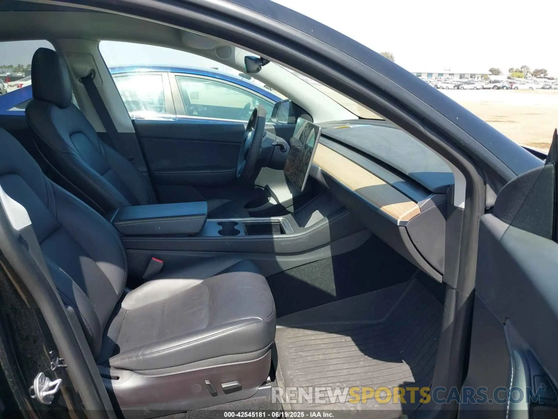 5 Photograph of a damaged car 7SAYGDEE2NF359405 TESLA MODEL Y 2022