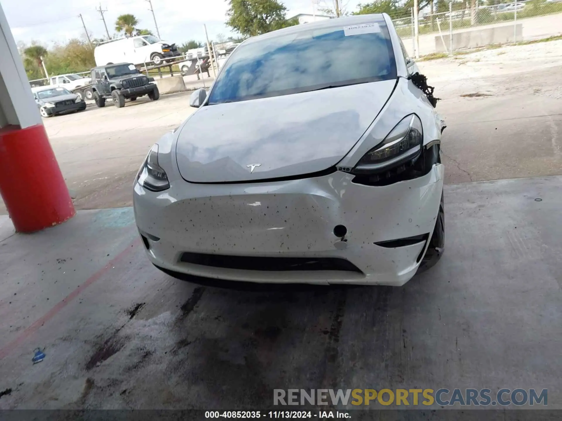 11 Photograph of a damaged car 7SAYGDEE2NF370968 TESLA MODEL Y 2022