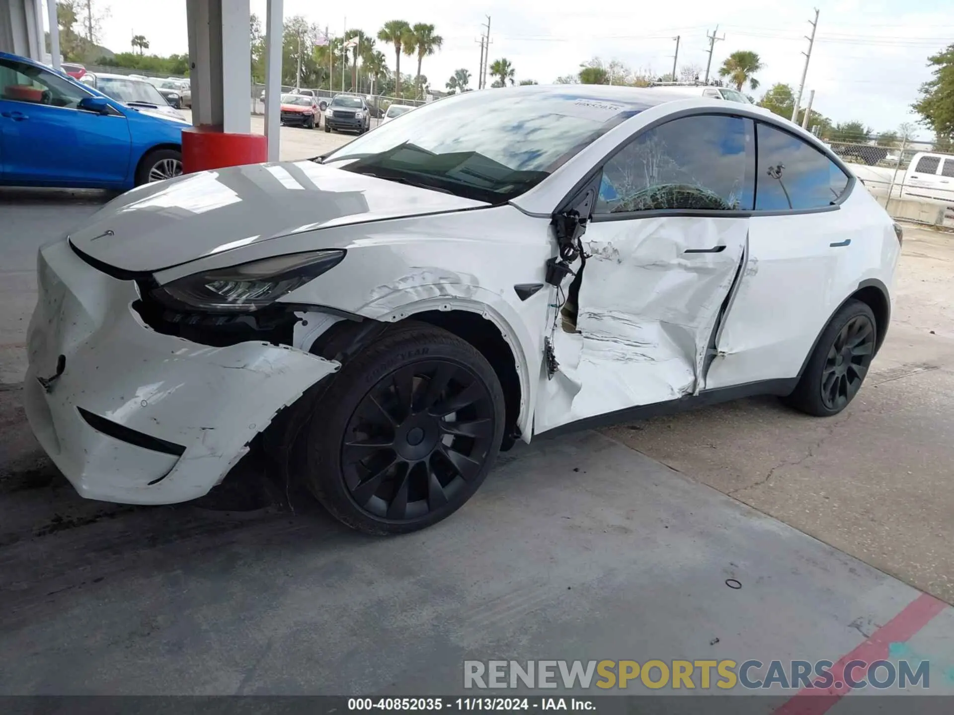 13 Photograph of a damaged car 7SAYGDEE2NF370968 TESLA MODEL Y 2022