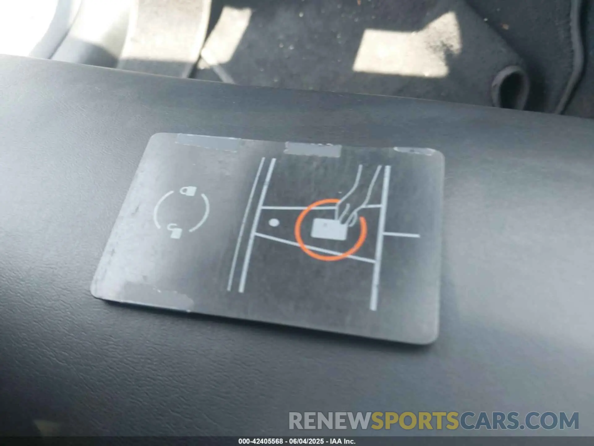 11 Photograph of a damaged car 7SAYGDEE2NF385597 TESLA MODEL Y 2022