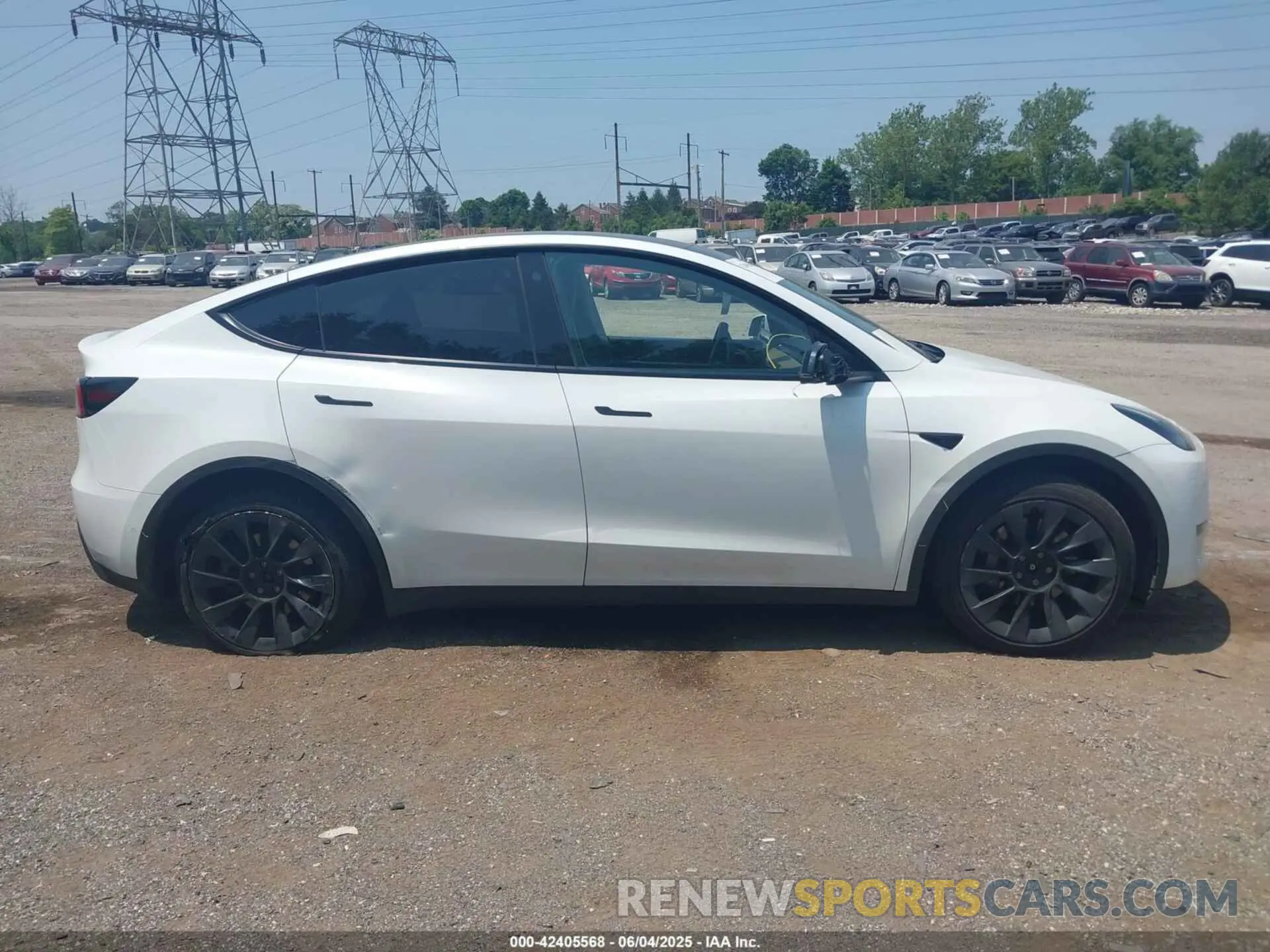 14 Photograph of a damaged car 7SAYGDEE2NF385597 TESLA MODEL Y 2022