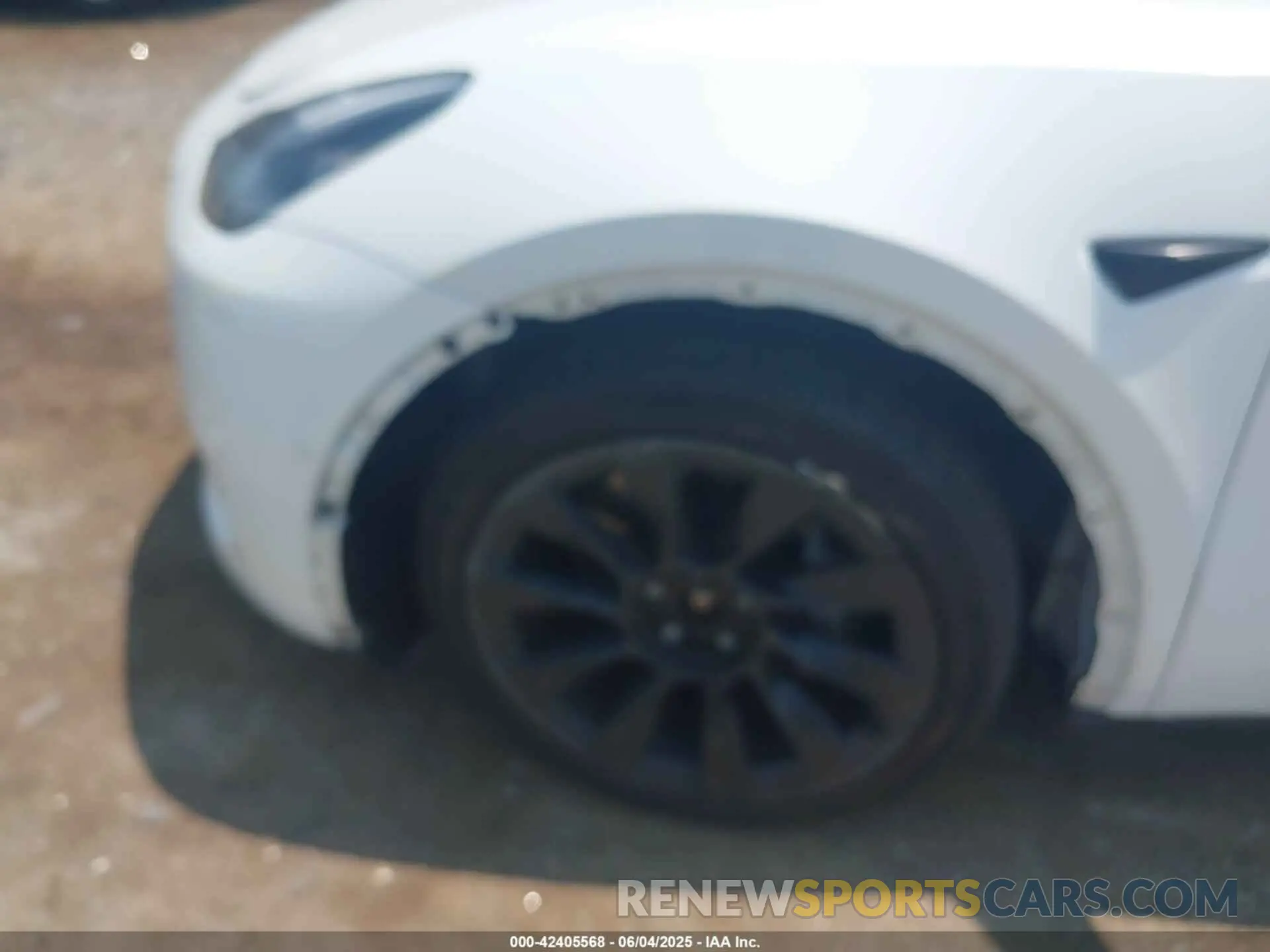 6 Photograph of a damaged car 7SAYGDEE2NF385597 TESLA MODEL Y 2022
