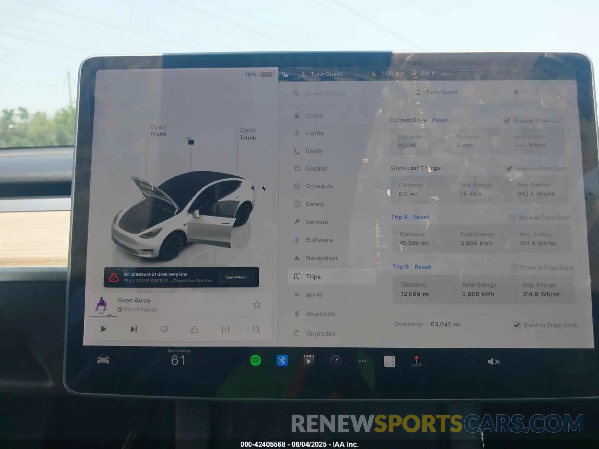 7 Photograph of a damaged car 7SAYGDEE2NF385597 TESLA MODEL Y 2022