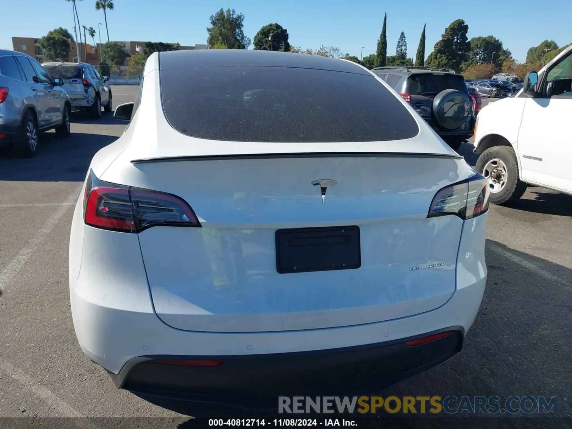 15 Photograph of a damaged car 7SAYGDEE2NF387091 TESLA MODEL Y 2022