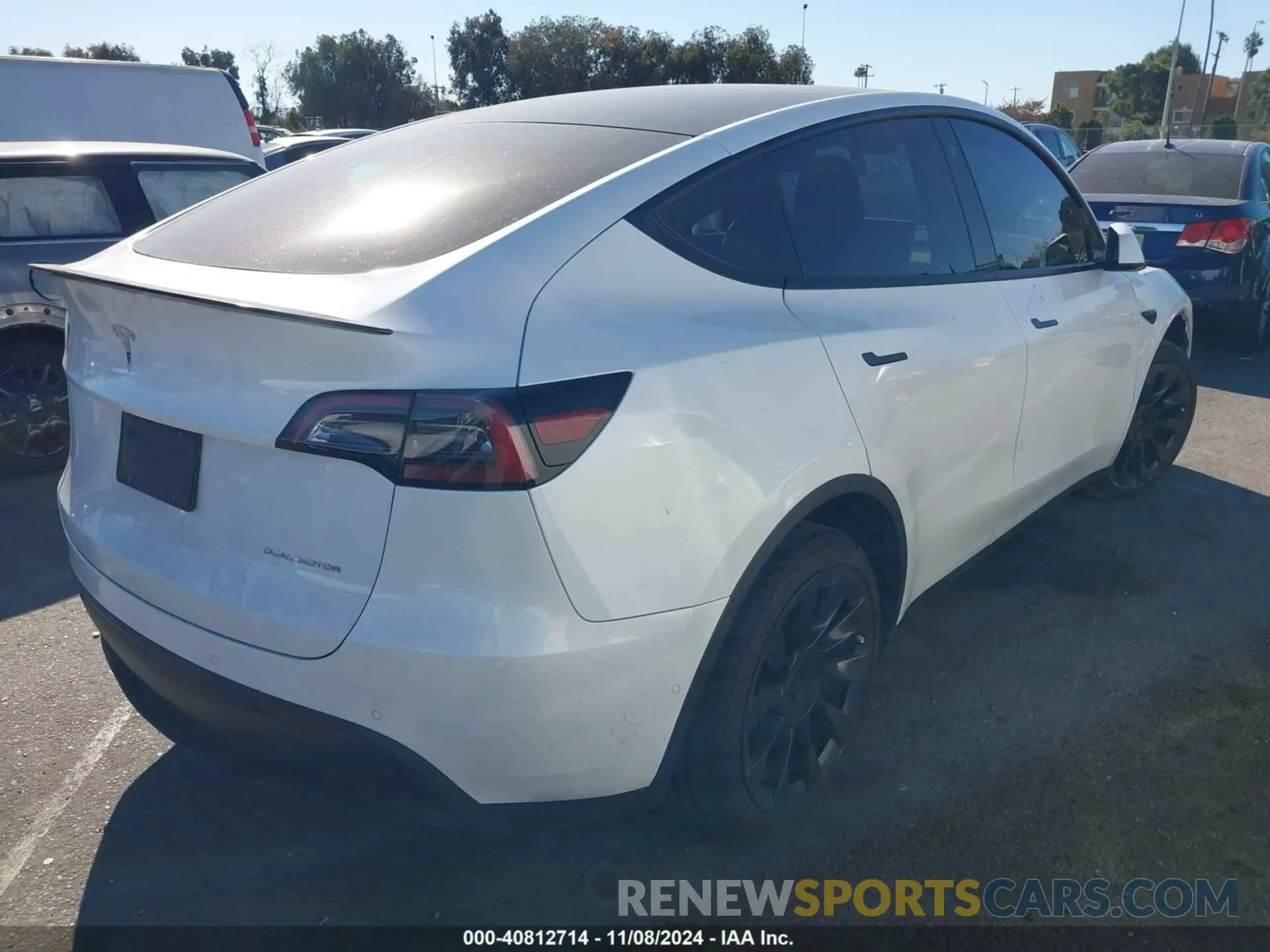 4 Photograph of a damaged car 7SAYGDEE2NF387091 TESLA MODEL Y 2022