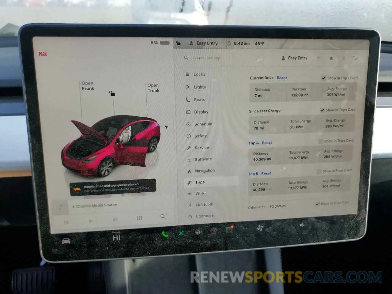 9 Photograph of a damaged car 7SAYGDEE2NF419229 TESLA MODEL Y 2022