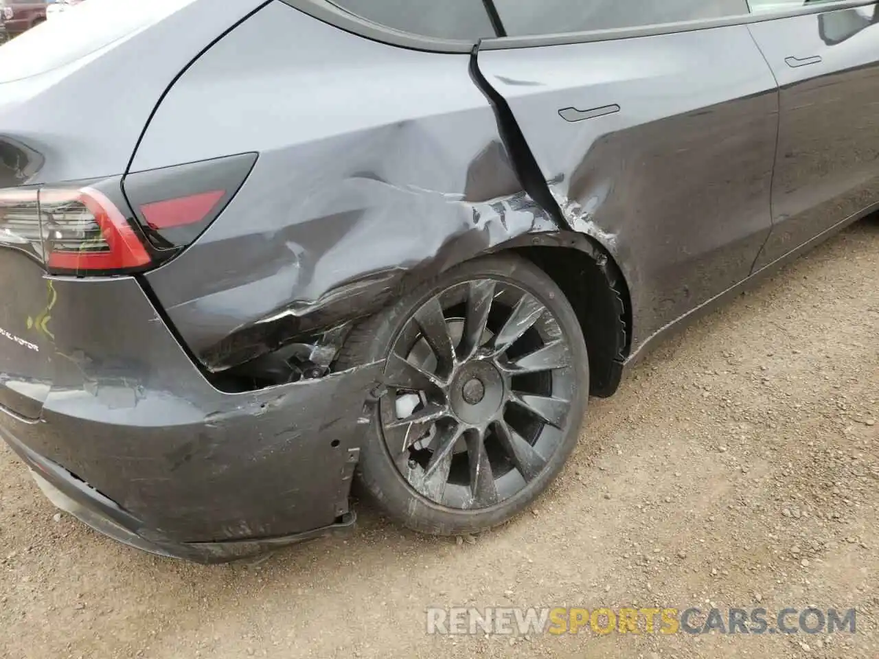 9 Photograph of a damaged car 7SAYGDEE2NF422826 TESLA MODEL Y 2022