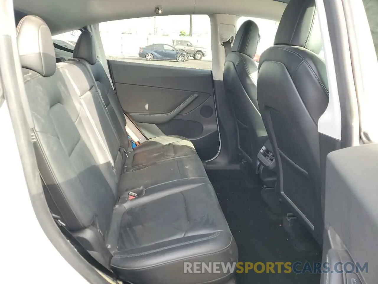 10 Photograph of a damaged car 7SAYGDEE2NF427024 TESLA MODEL Y 2022