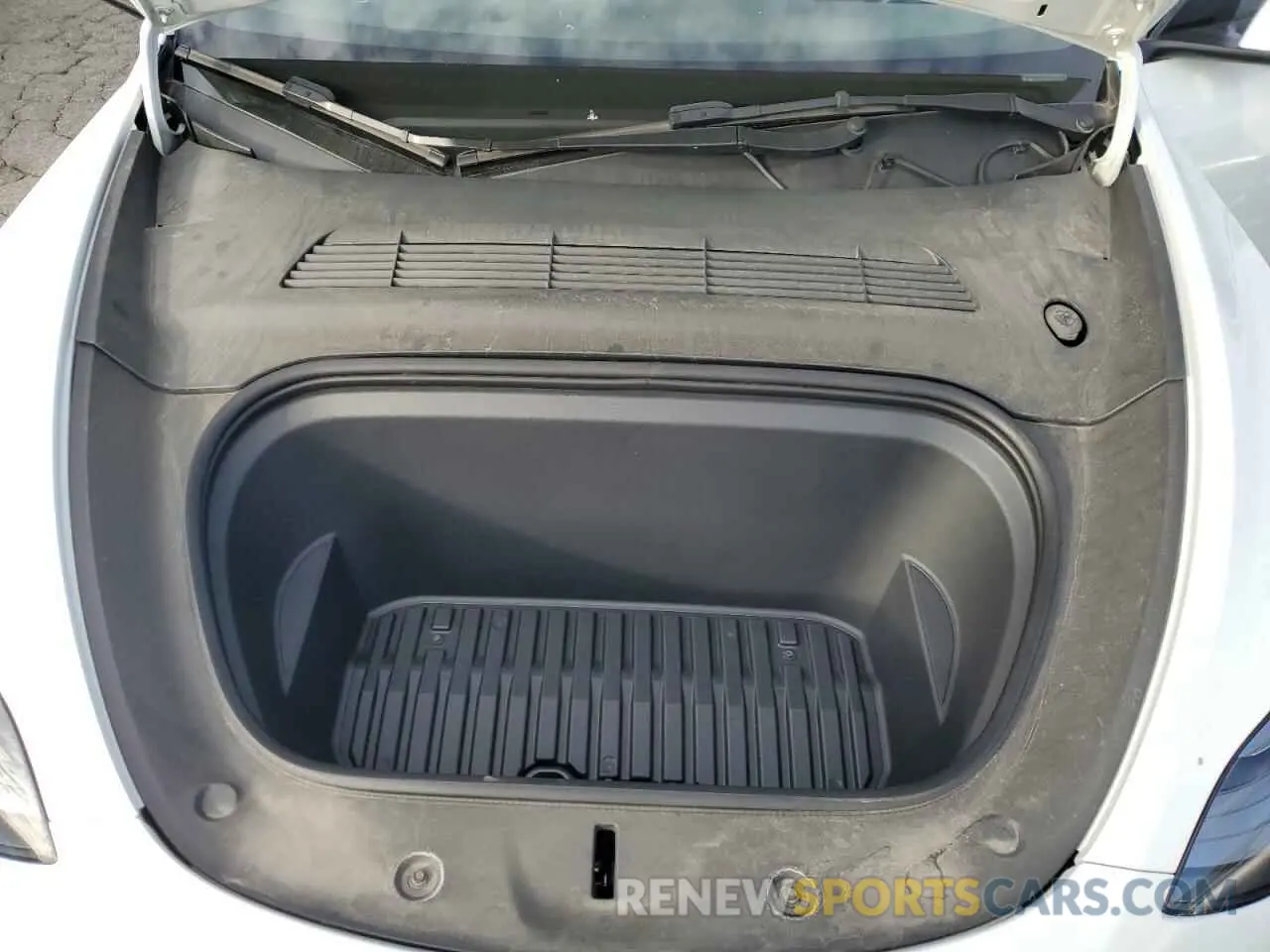 11 Photograph of a damaged car 7SAYGDEE2NF427024 TESLA MODEL Y 2022