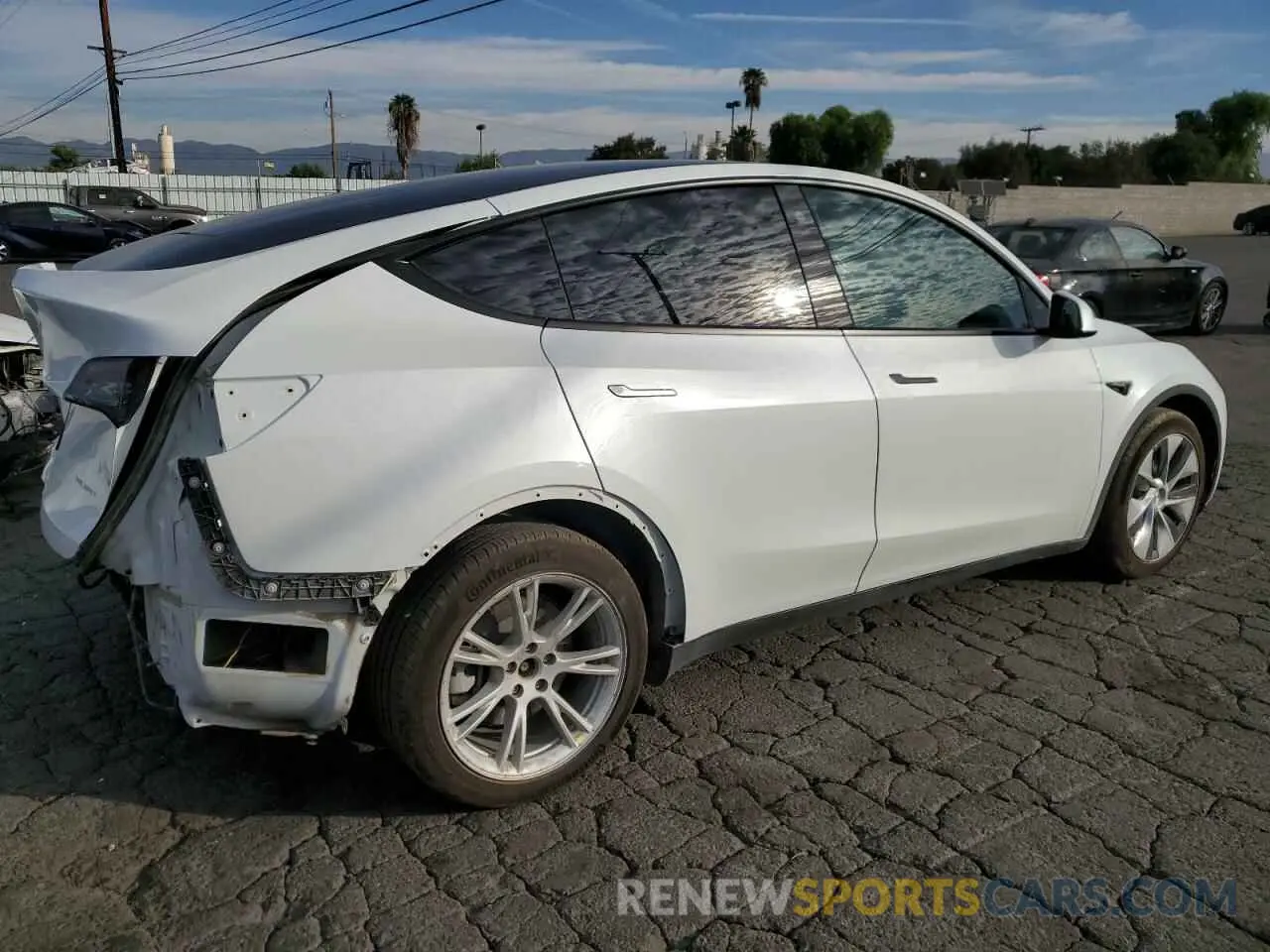 3 Photograph of a damaged car 7SAYGDEE2NF427024 TESLA MODEL Y 2022