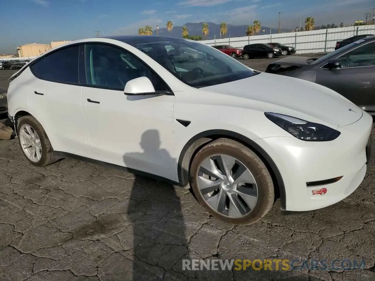 4 Photograph of a damaged car 7SAYGDEE2NF427024 TESLA MODEL Y 2022